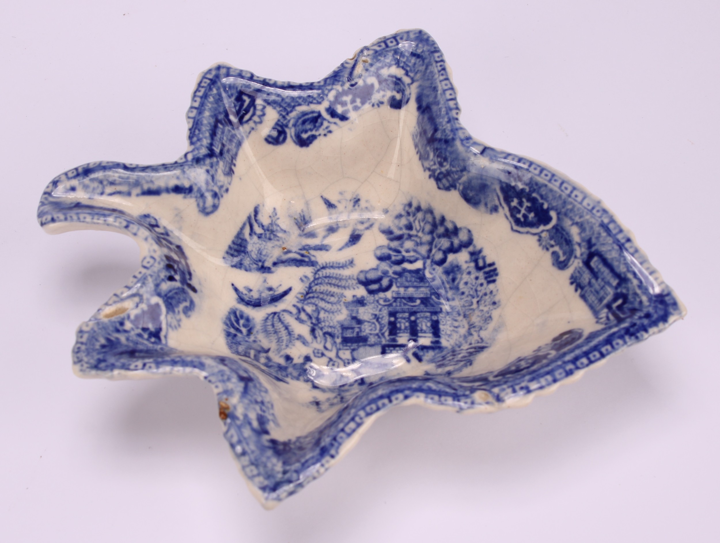 A pair of 19th century Staffordshire Willow pattern blue and white pickle dishes, 14.5cm; another - Image 9 of 10