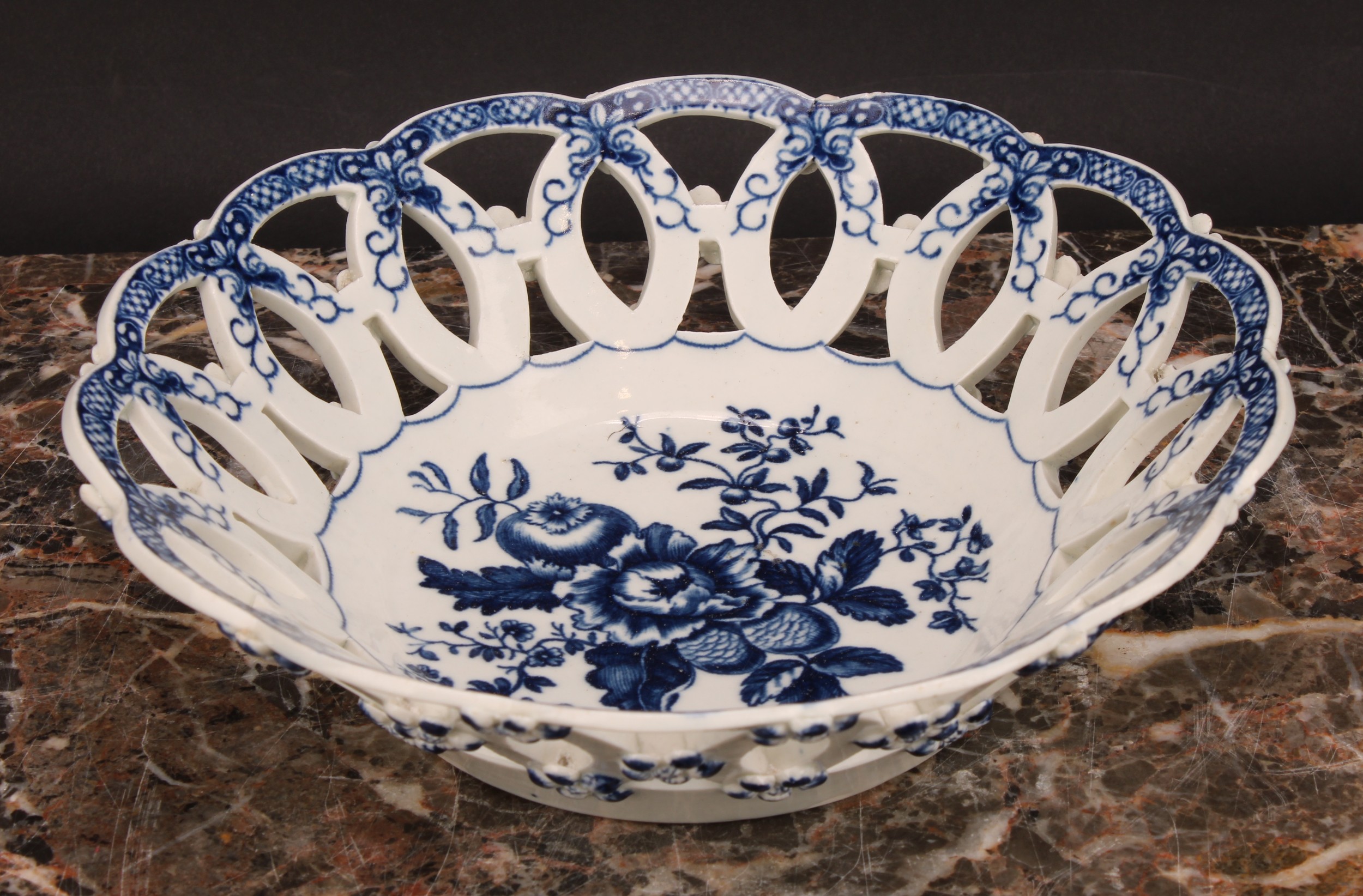 A Worcester Pine Cone pattern shaped circular basket, printed in underglaze blue with peony - Image 2 of 6