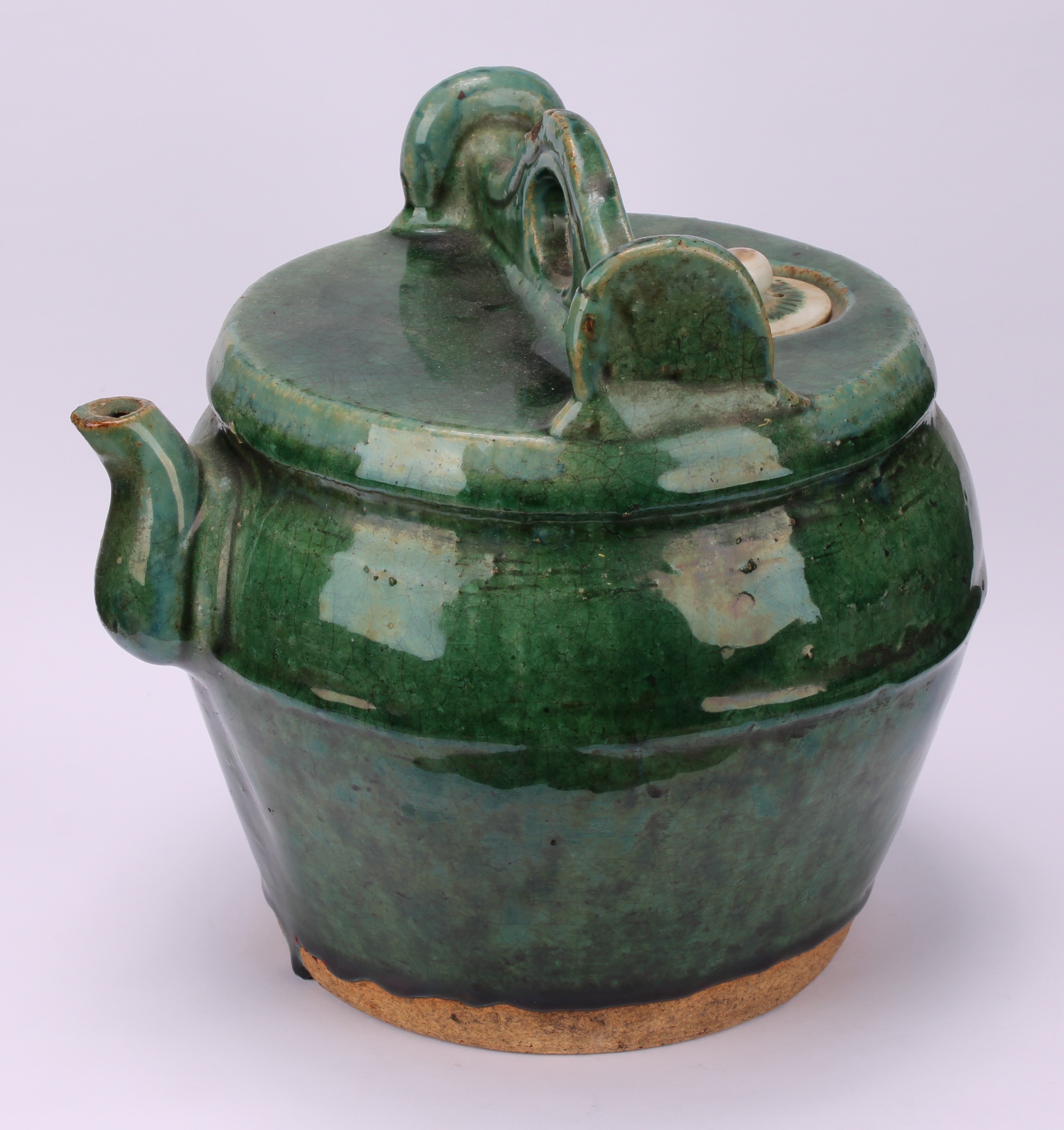 A Chinese monochrome rice wine pot, 22cm high - Image 3 of 4