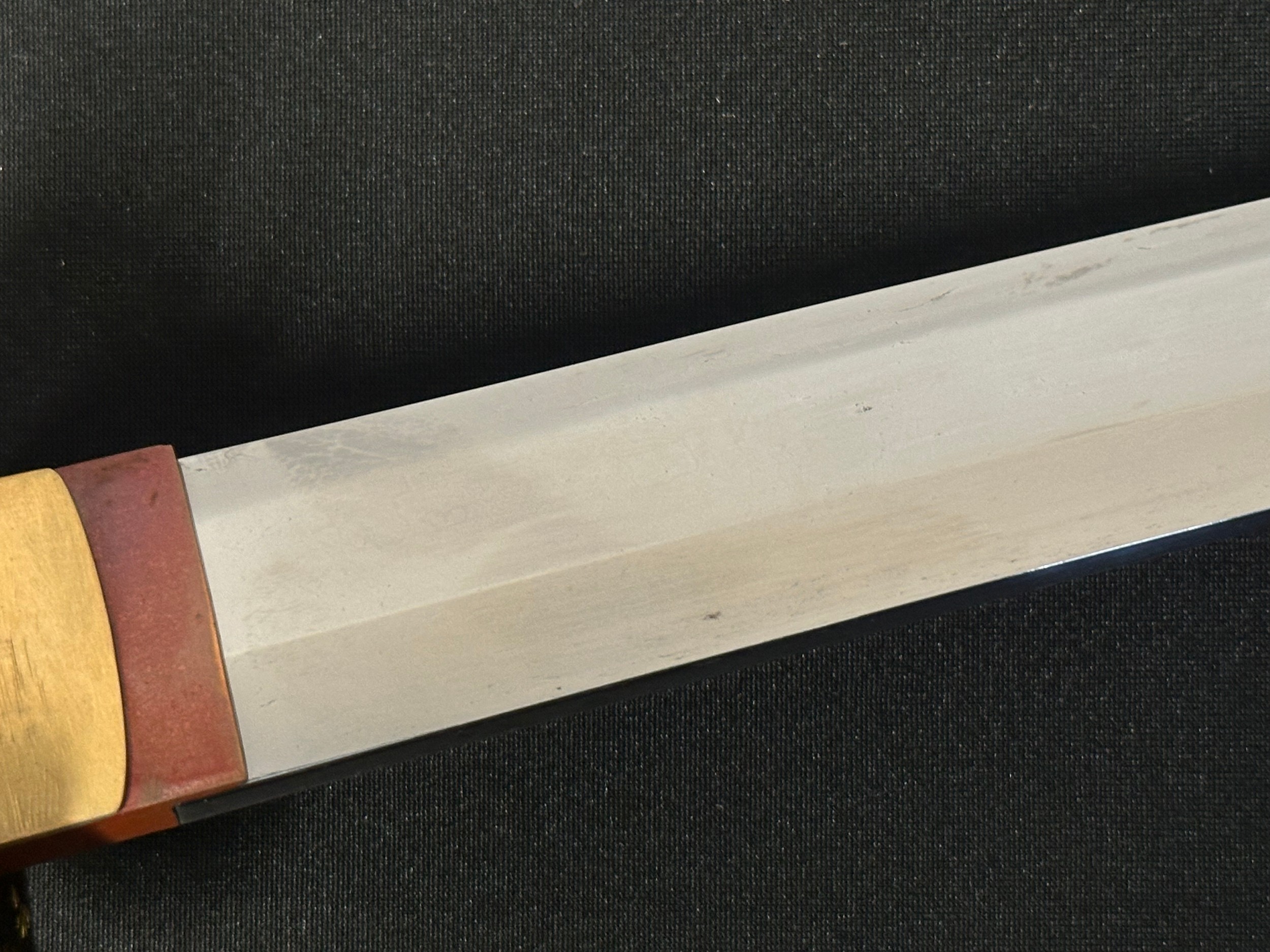 Japanese Sword with single edge blade 562mm in length. Good Hamon line. Tang in unsigned. Fish - Image 14 of 28