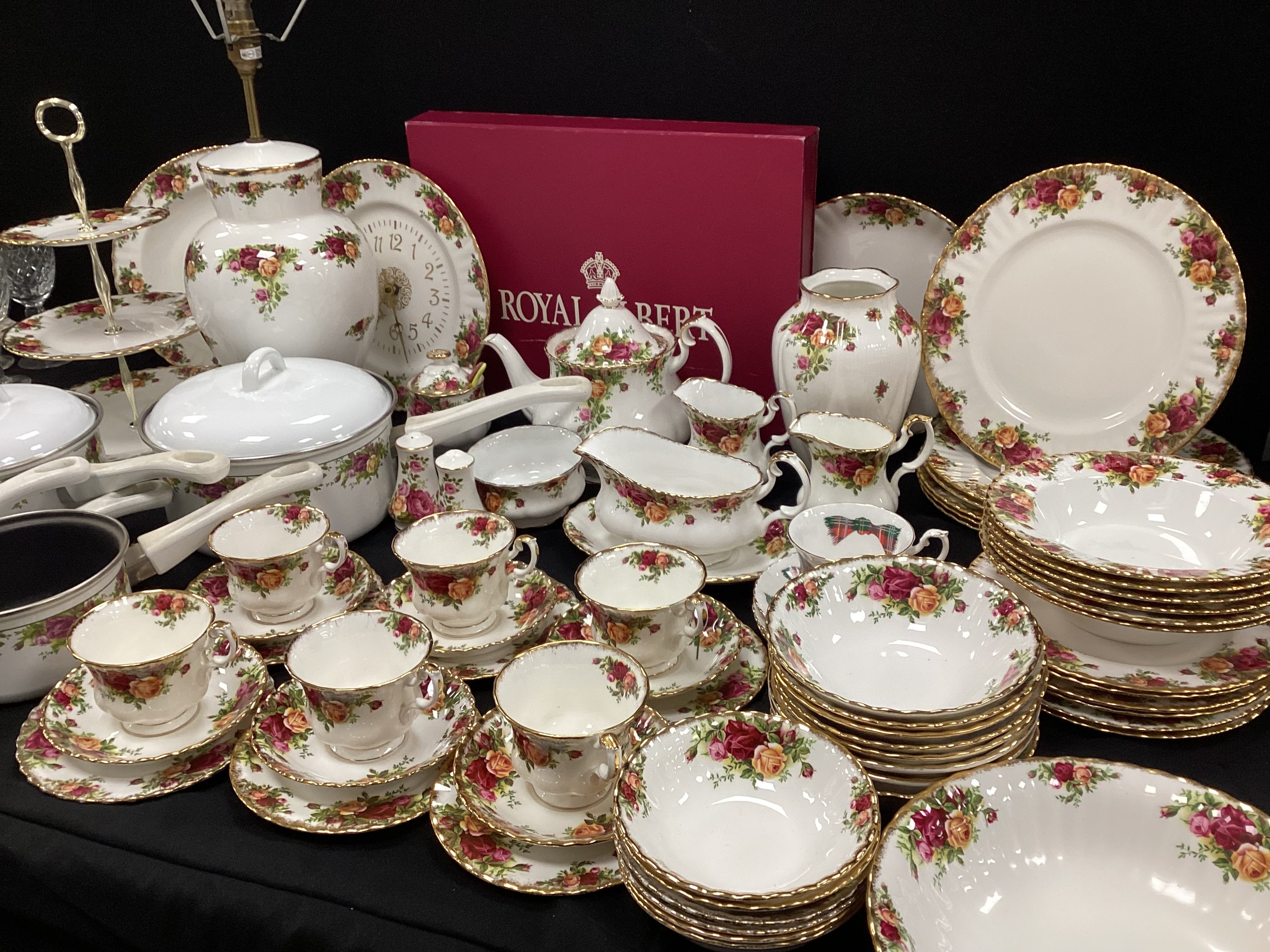 A extensive Royal Albert ‘Old Countryroses’ table service for six comprised of; six dinner plates, - Image 2 of 4