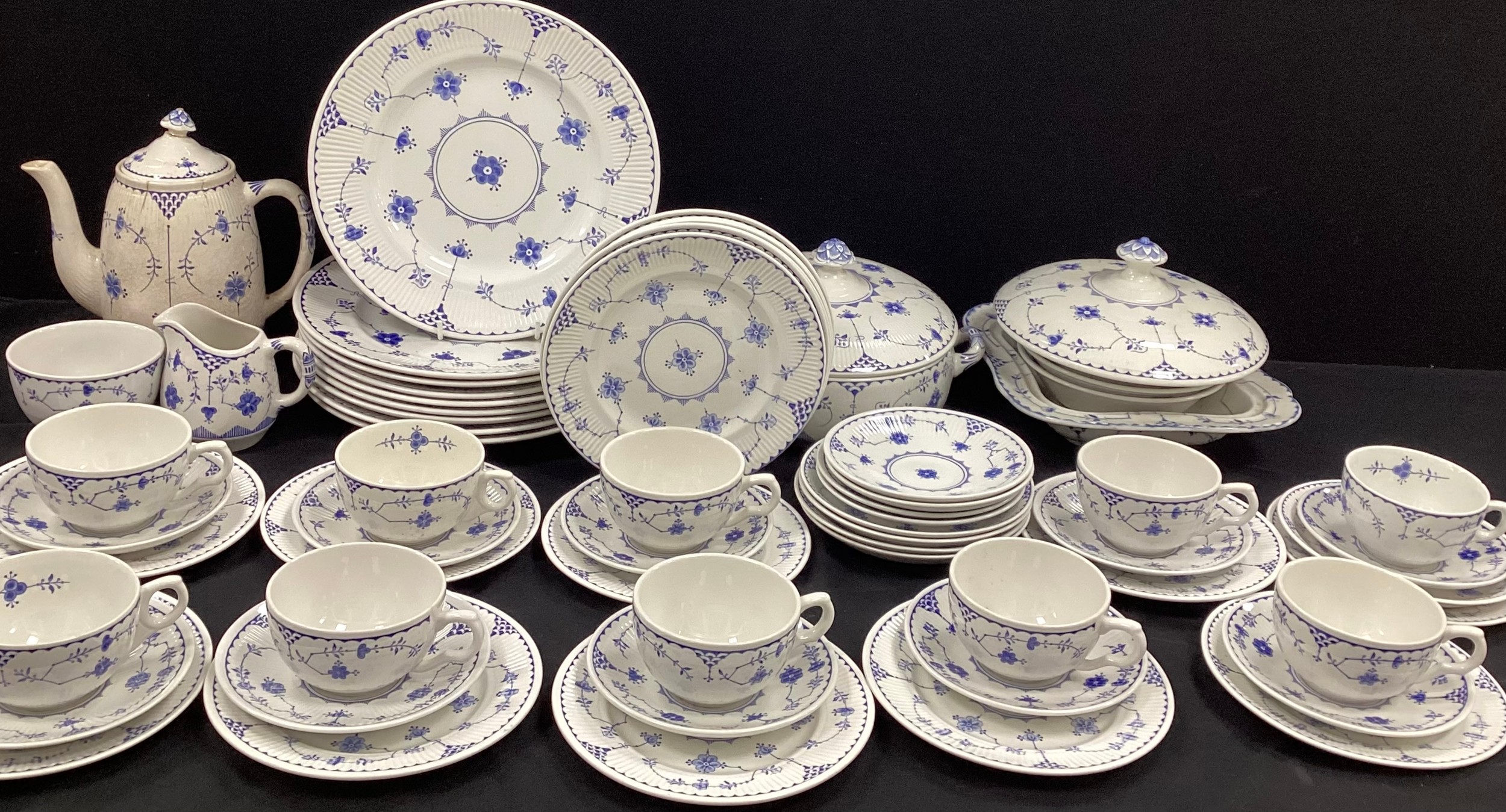 Denmark ‘Franciscan’ pattern table service for eight including; eight dinner plates, six smaller,