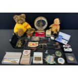 A Kieninger & Obergfell Kundo electronic mantel clock; Giorgio Beverley Hills 1997 teddy bear ;