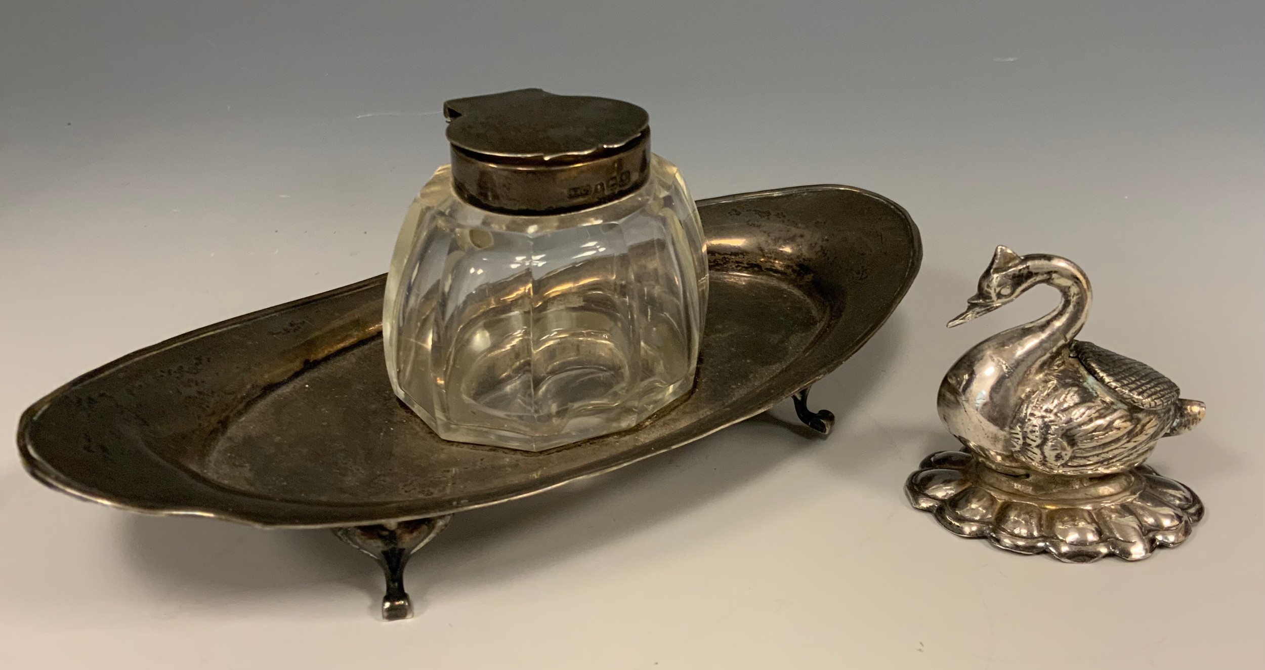 A George V silver oval inkstand, Birmingham 1920; a Continental silver coloured metal box, as a swan - Image 3 of 3
