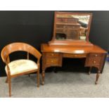 A Willis and Gambier ‘Antoinette’ model (or similar) dressing table, with conforming chair, (2).