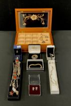 Jewellery - a five row silver oval link chain mail bracelet, padlock clasp, cross pendants, filigree