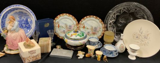 Ceramics - a pair of 20th century Kutani plates, cloisonné lidded ginger jar, cut glass bowl,