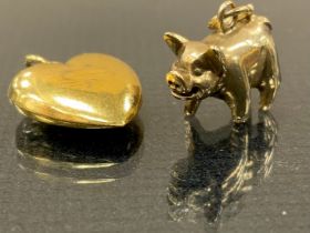 A 9ct gold pig charm, another Heart, 4.5g