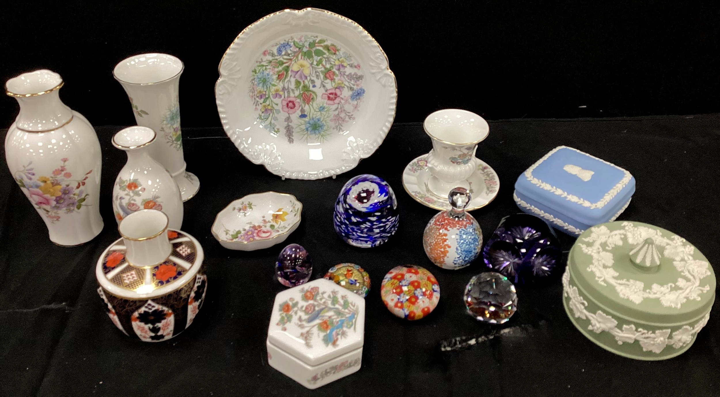 Ceramics & Glass - Royal Crown Derby 1128 imari mallet vase, (seconds) posies vases, trinket dish,
