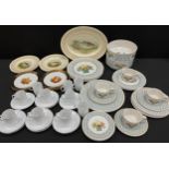 Villeroy and Boch ‘Basket’ dinner ware including; six dinner plate, six smaller, four cups and