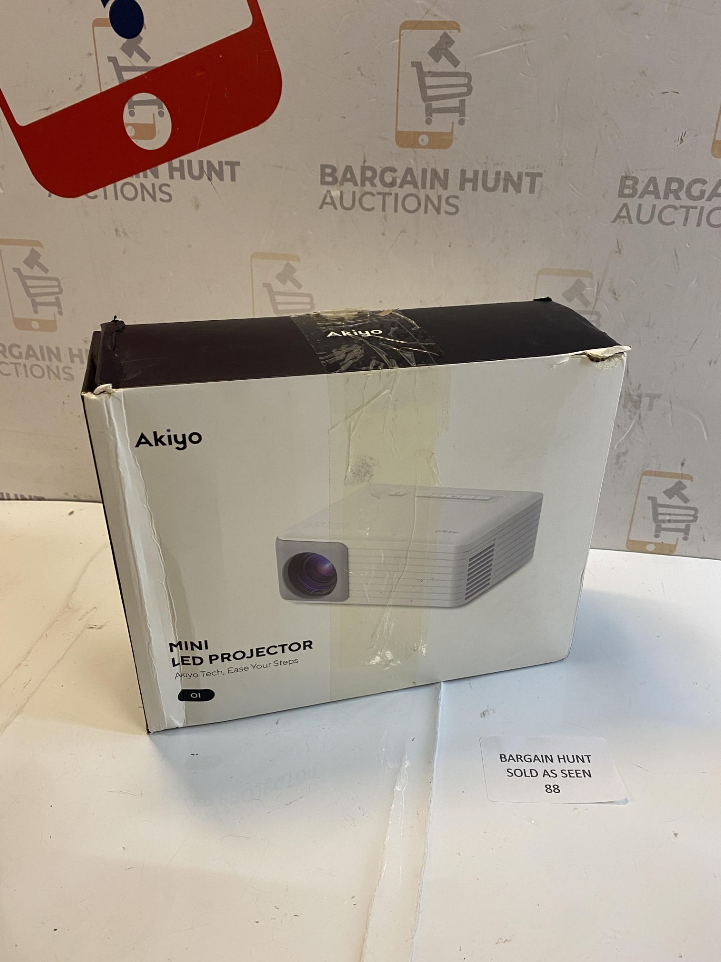 RRP £54.99 Mini Projector, AKIYO 1080P Supported Portable Projector with Tripod, Multimedia Home - Image 2 of 2