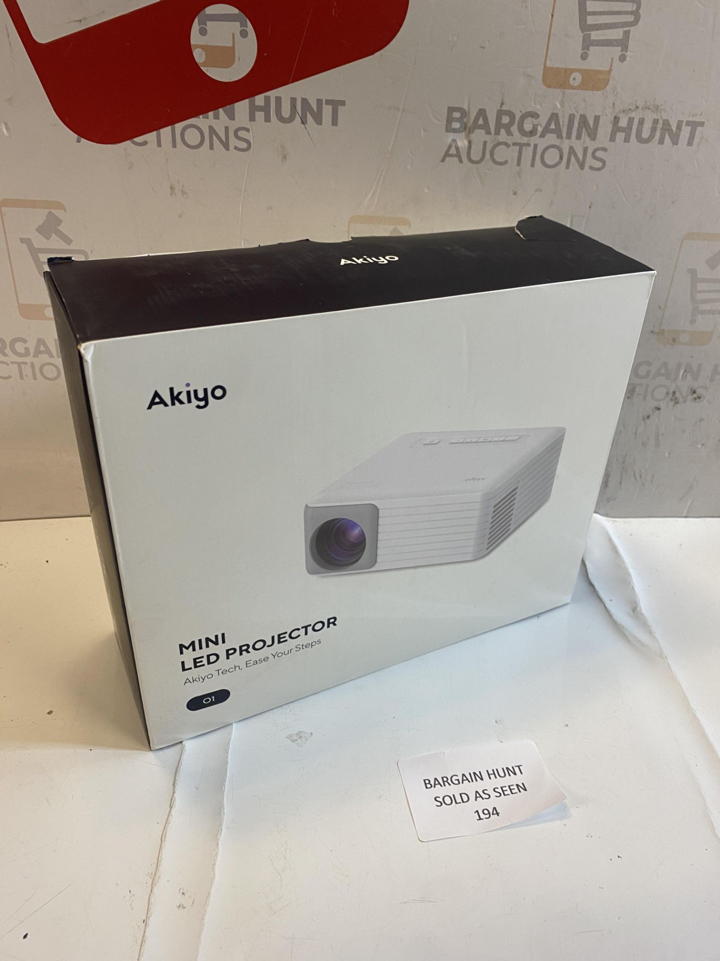 RRP £54.99 Mini Projector, AKIYO 1080P Supported Portable Projector with Tripod, Multimedia Home - Image 2 of 2