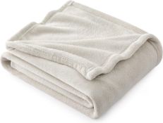 RRP £19.99 Bedsure Fleece Blanket Sofa Throw - Versatile Blanket Fluffy Soft Throw for Bed and Couch