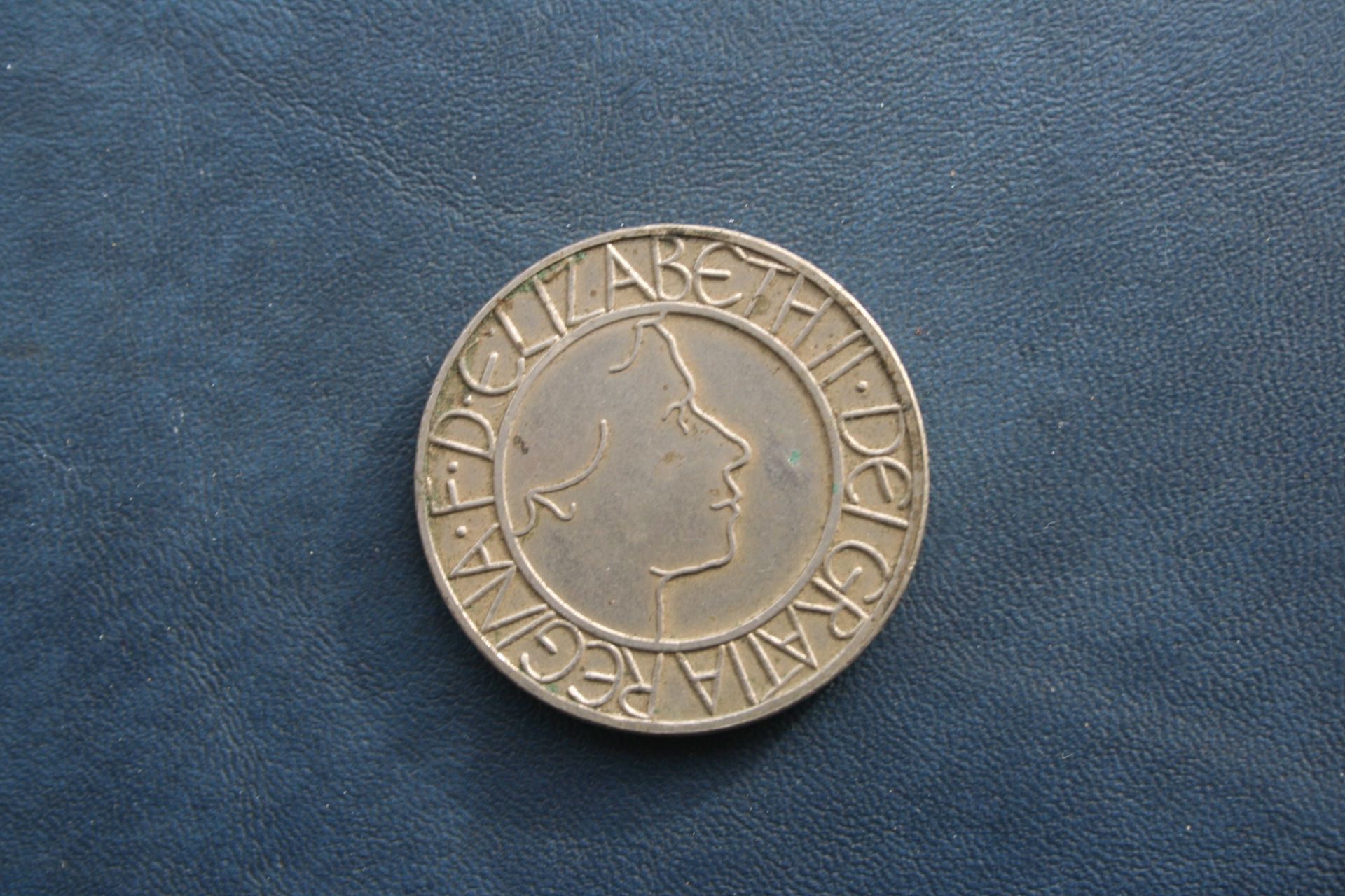 1953 £5 coin (28.23gms) designed by Tom Phillips