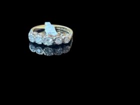 18ct gold and platinum diamond ring, size R, 3.18g gross weight