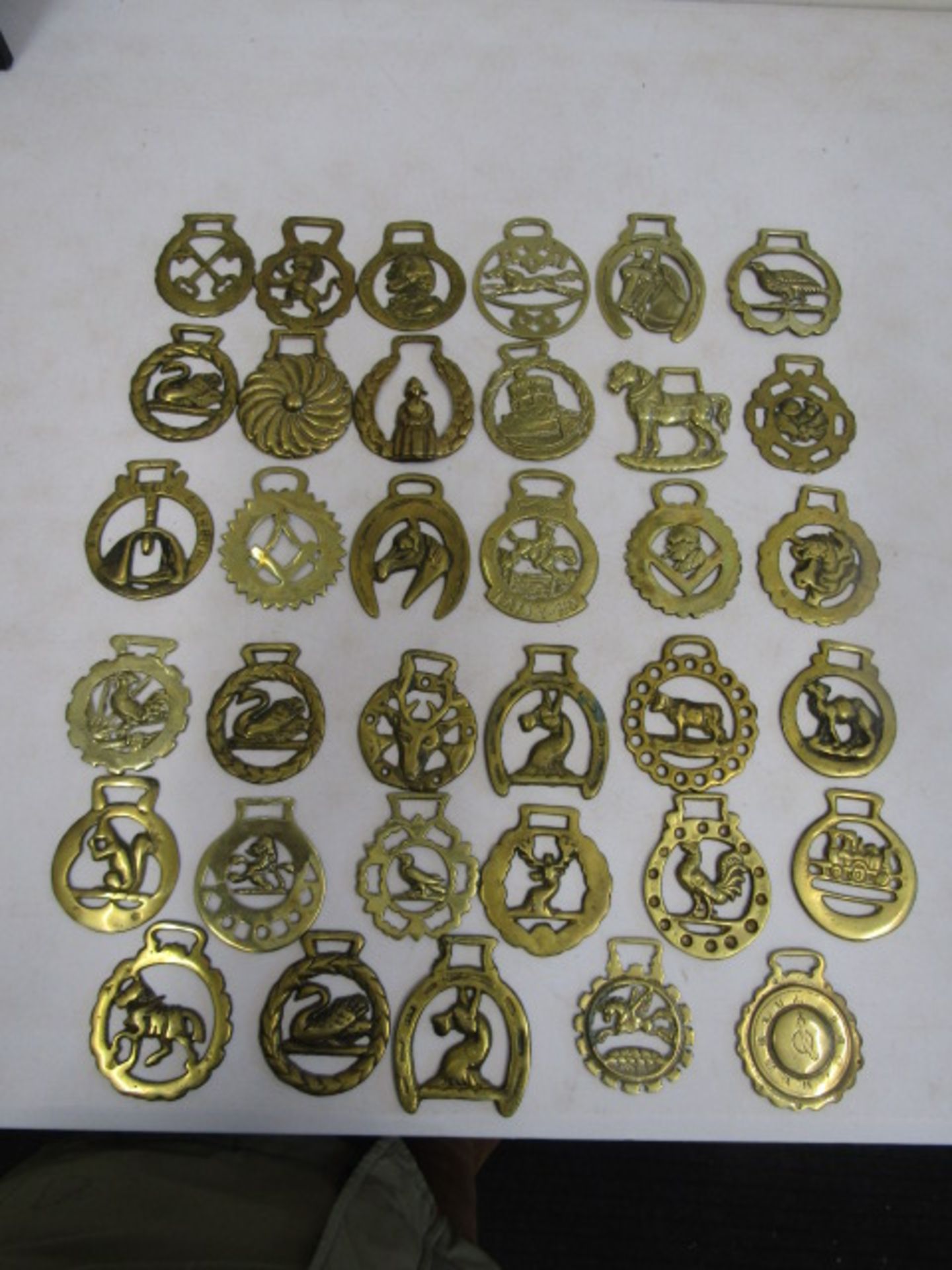 A quantity of horse brasses 35 in total