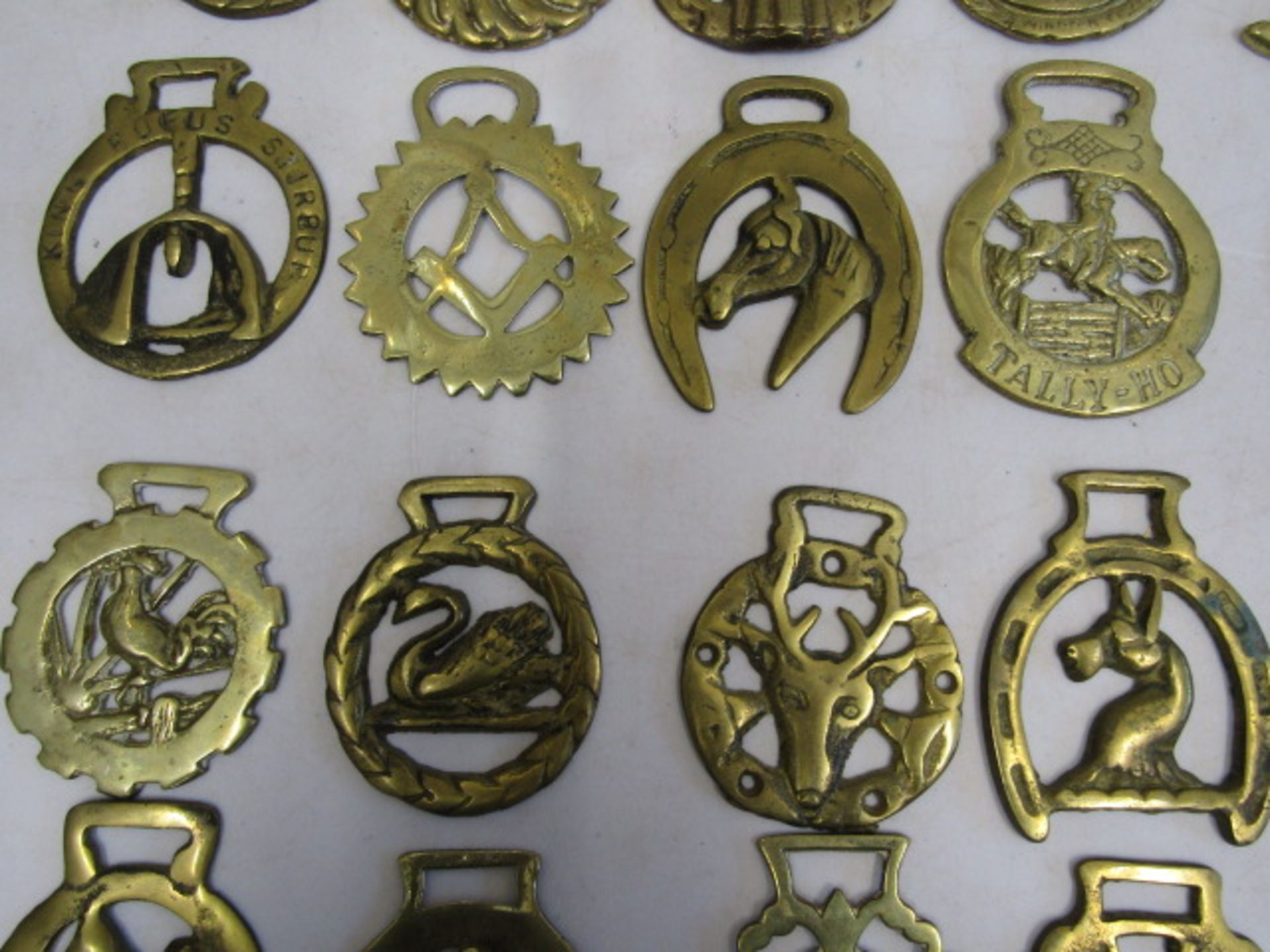 A quantity of horse brasses 35 in total - Image 5 of 7