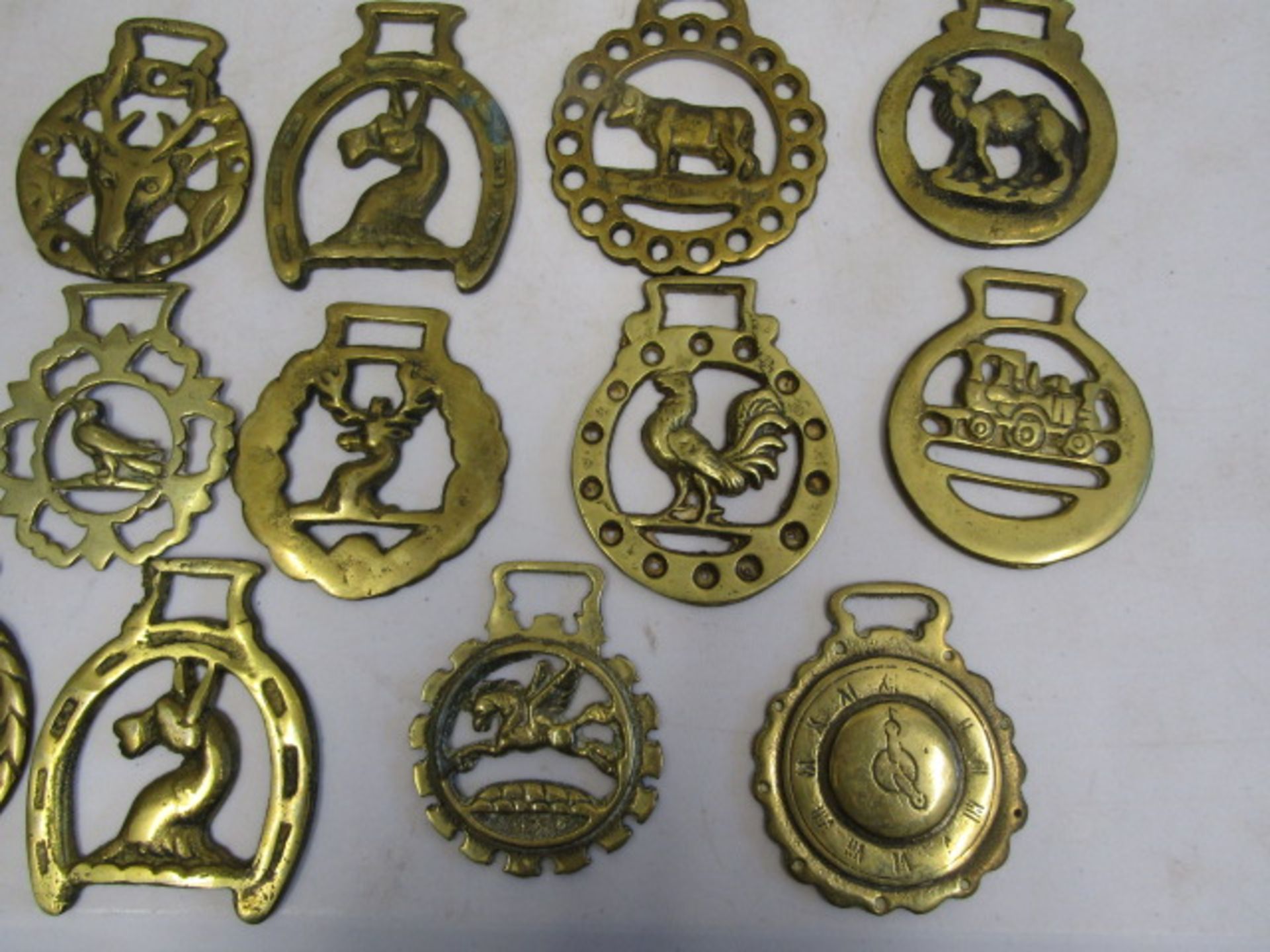 A quantity of horse brasses 35 in total - Image 7 of 7