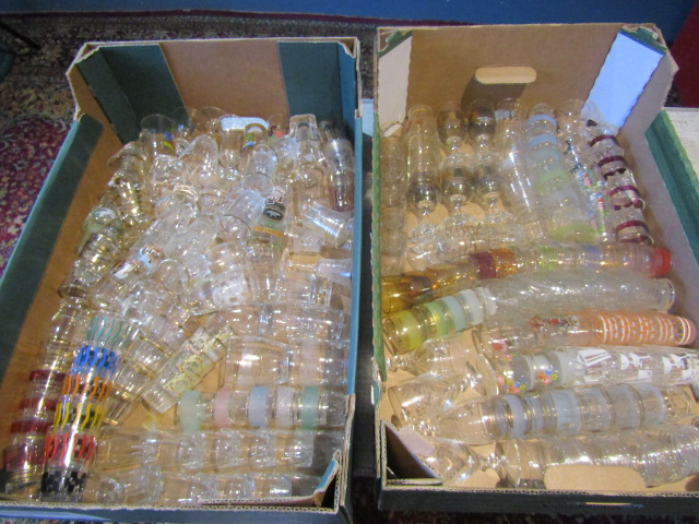 2 trays of vintage/retro shot and liquor glasses - Image 2 of 18