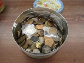 Mixed mostly British copper and 'silver' coinage 3.5 kilo in peter rabbit tin