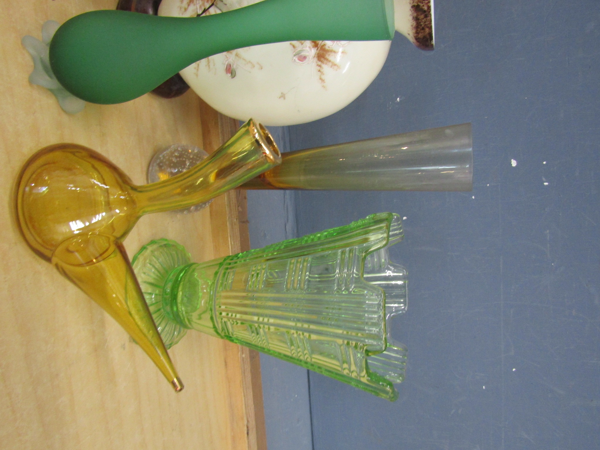 Glass vases - Image 2 of 4