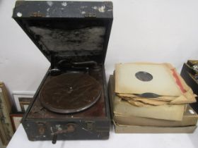 Vintage gramophone and 2 boxes 78s