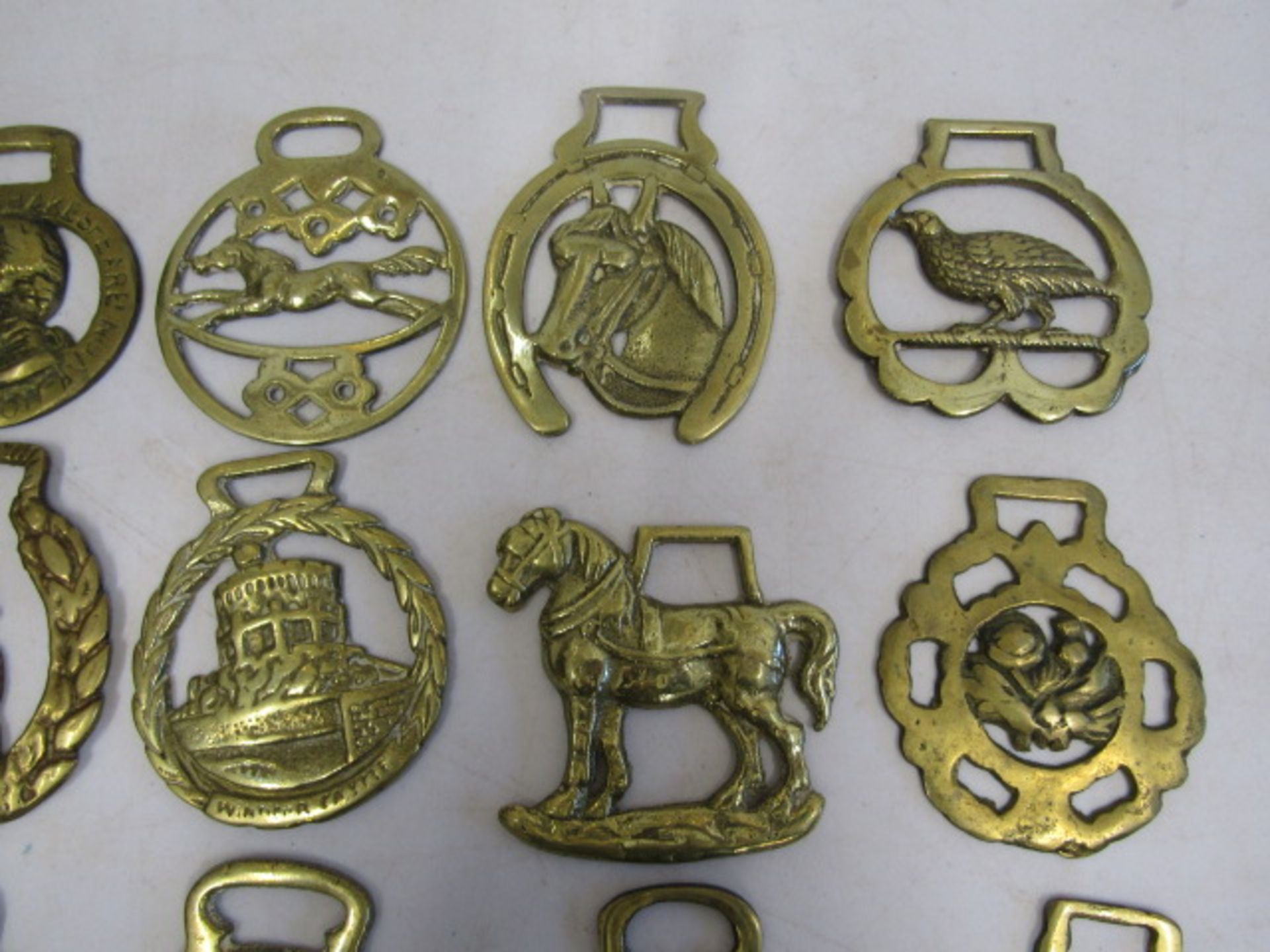 A quantity of horse brasses 35 in total - Image 3 of 7