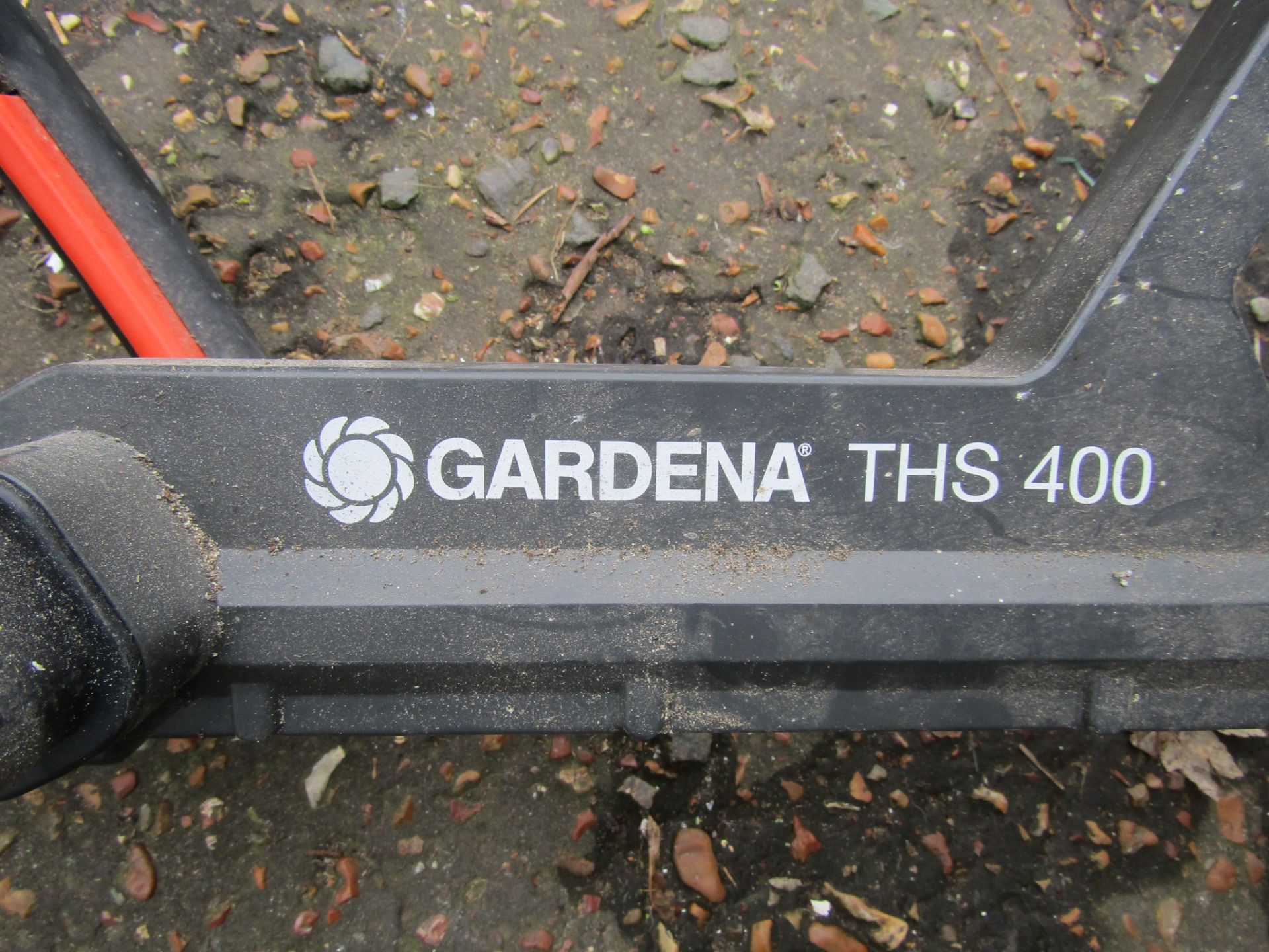 Gardena THS 400 long reach electric hedge trimmer from a house clearance - Image 2 of 3