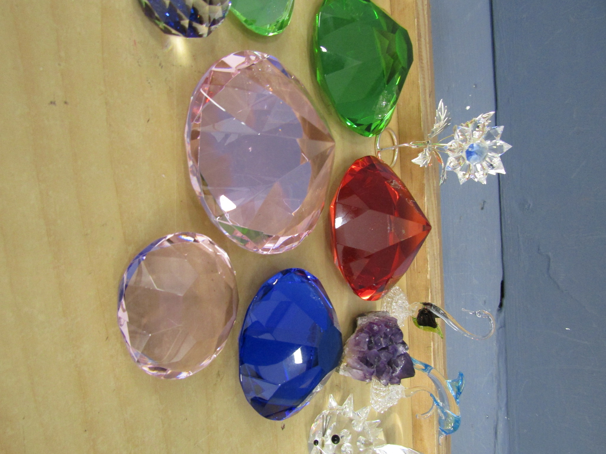 Small crystal animals to include Swarovski and coloured glass gem stones etc - Image 6 of 6