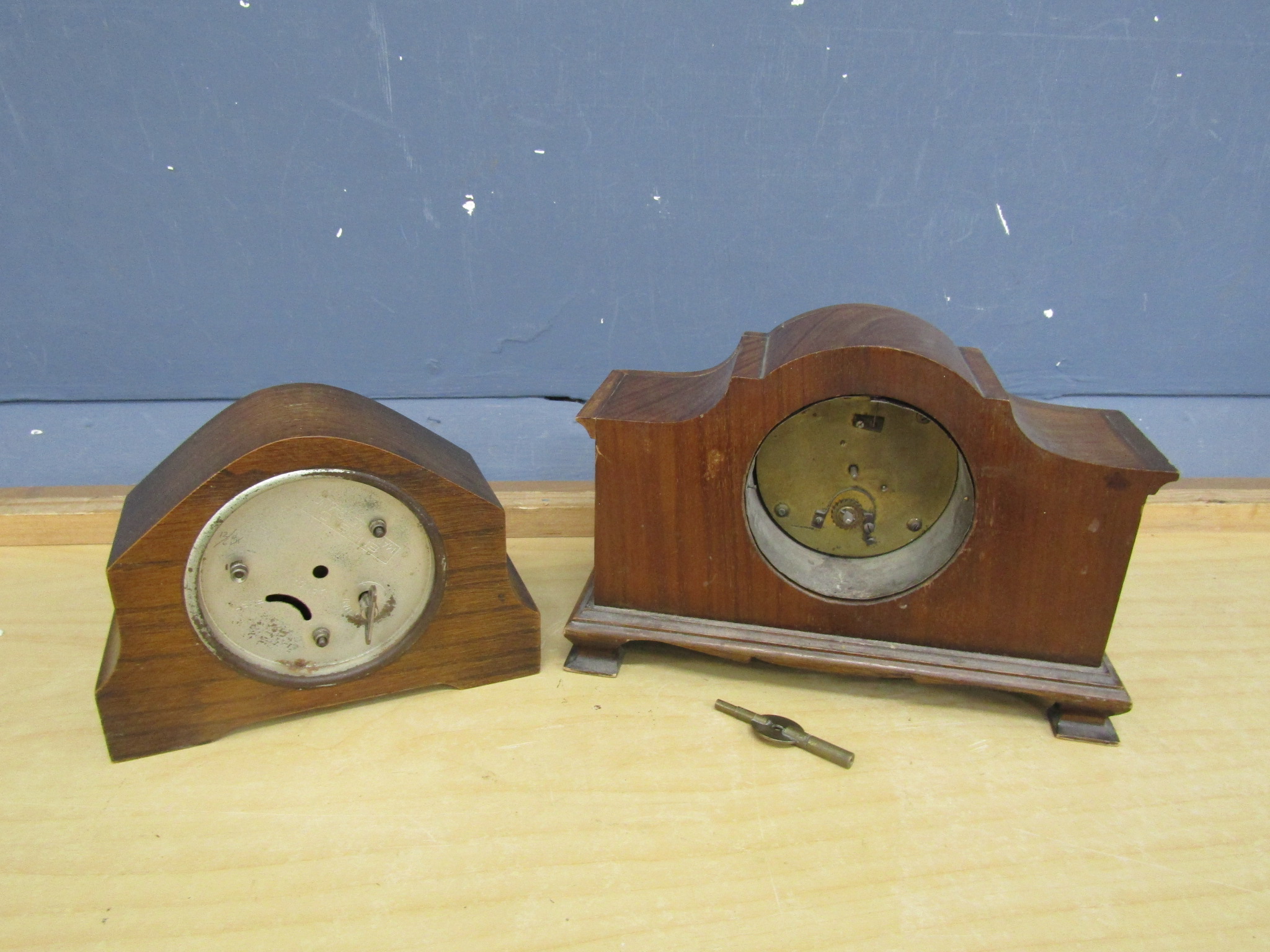 2 Wooden cased mantel clocks - Image 4 of 4