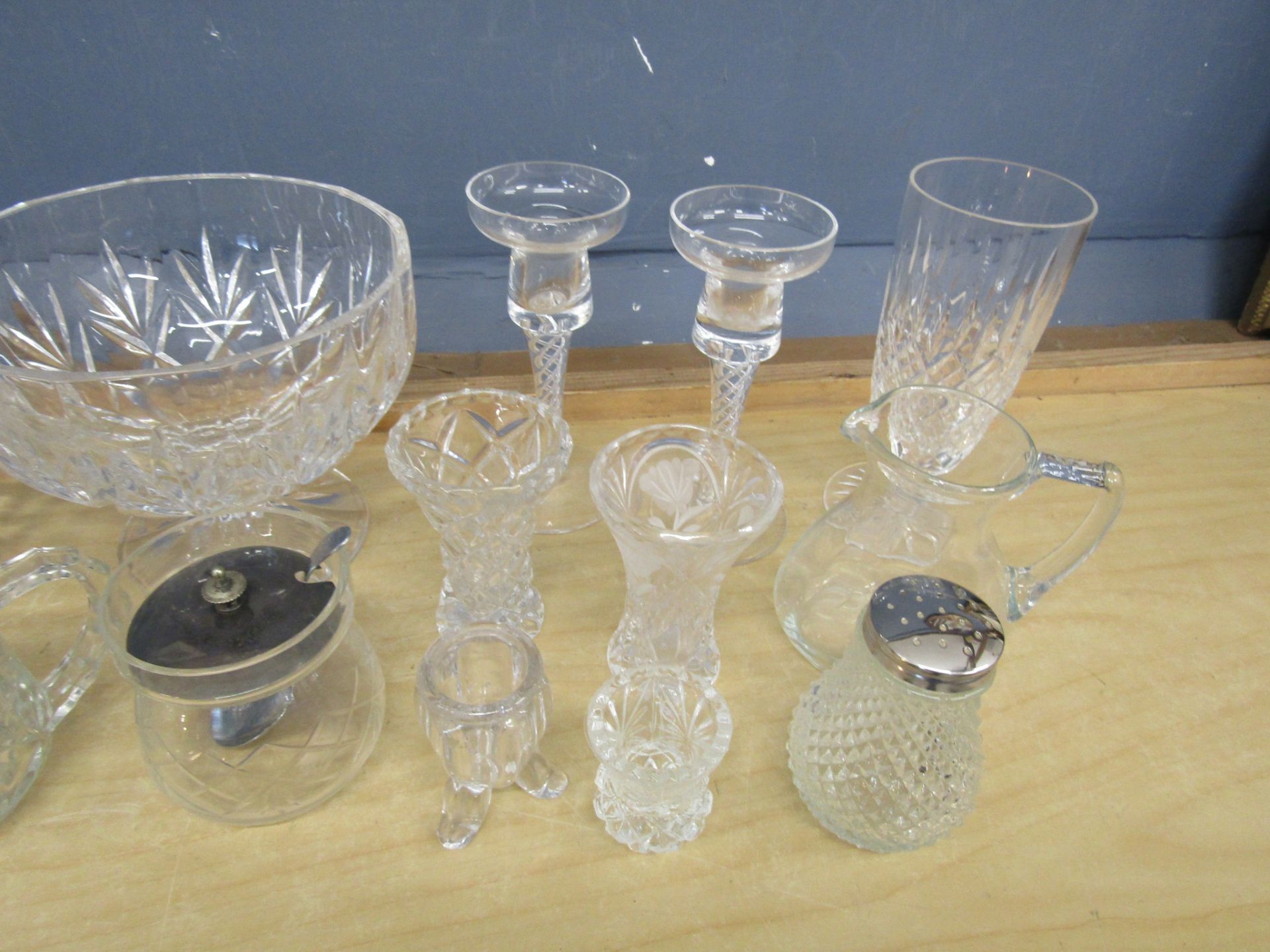 Quality glass bowls, vases and tankards etc - Image 2 of 3