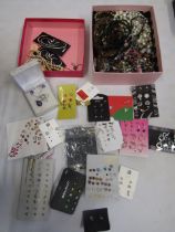 Costume jewellery and sets of earrings