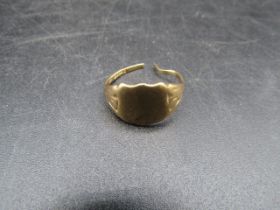 A men's 9ct gold ring- has been cut 3.8gms