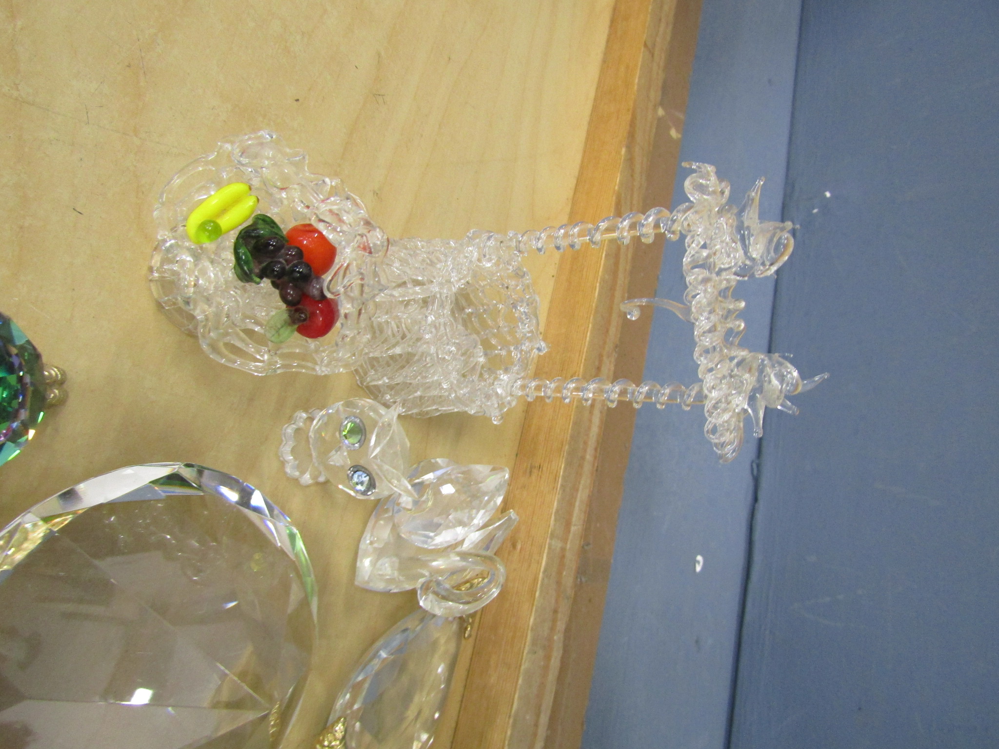 Small crystal animals to include Swarovski and coloured glass gem stones etc - Image 4 of 6
