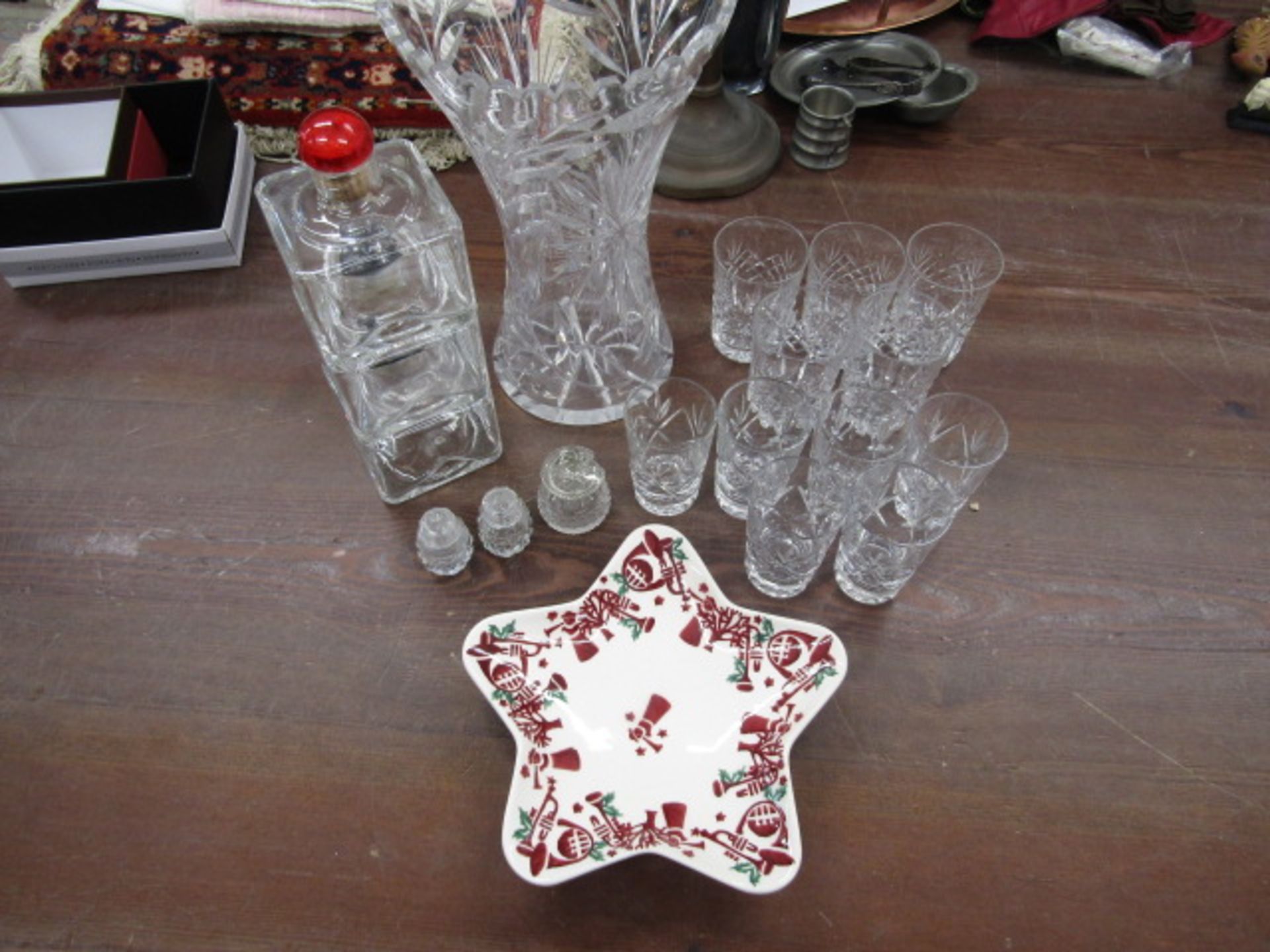 Emma Bridgewater star shaped dish, heavy crystal vase, quality cut glasses and various glassware