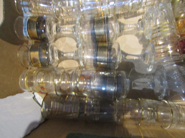 2 trays of vintage/retro shot and liquor glasses - Image 3 of 18