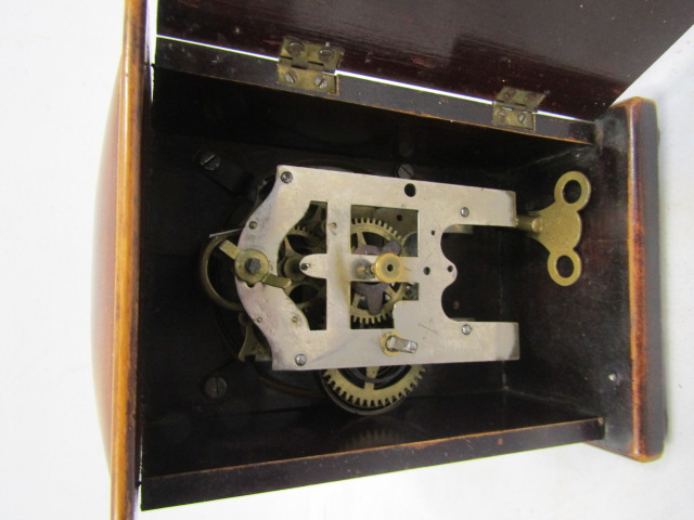 Wooden cased mantle clock with key - Image 2 of 2