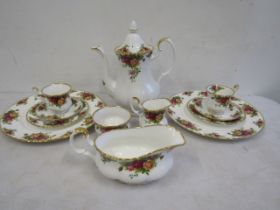 Royal Albert 'Old Country Roses' teapot, milk jug, sugar bowl, sauce boat, 2 plates, 2 side plates 2