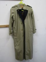 Burberry trench coat with removable lining size 14 no belt.