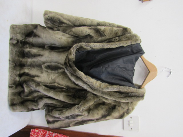 River Island hooded fur coat size 12 - Bild 4 aus 4