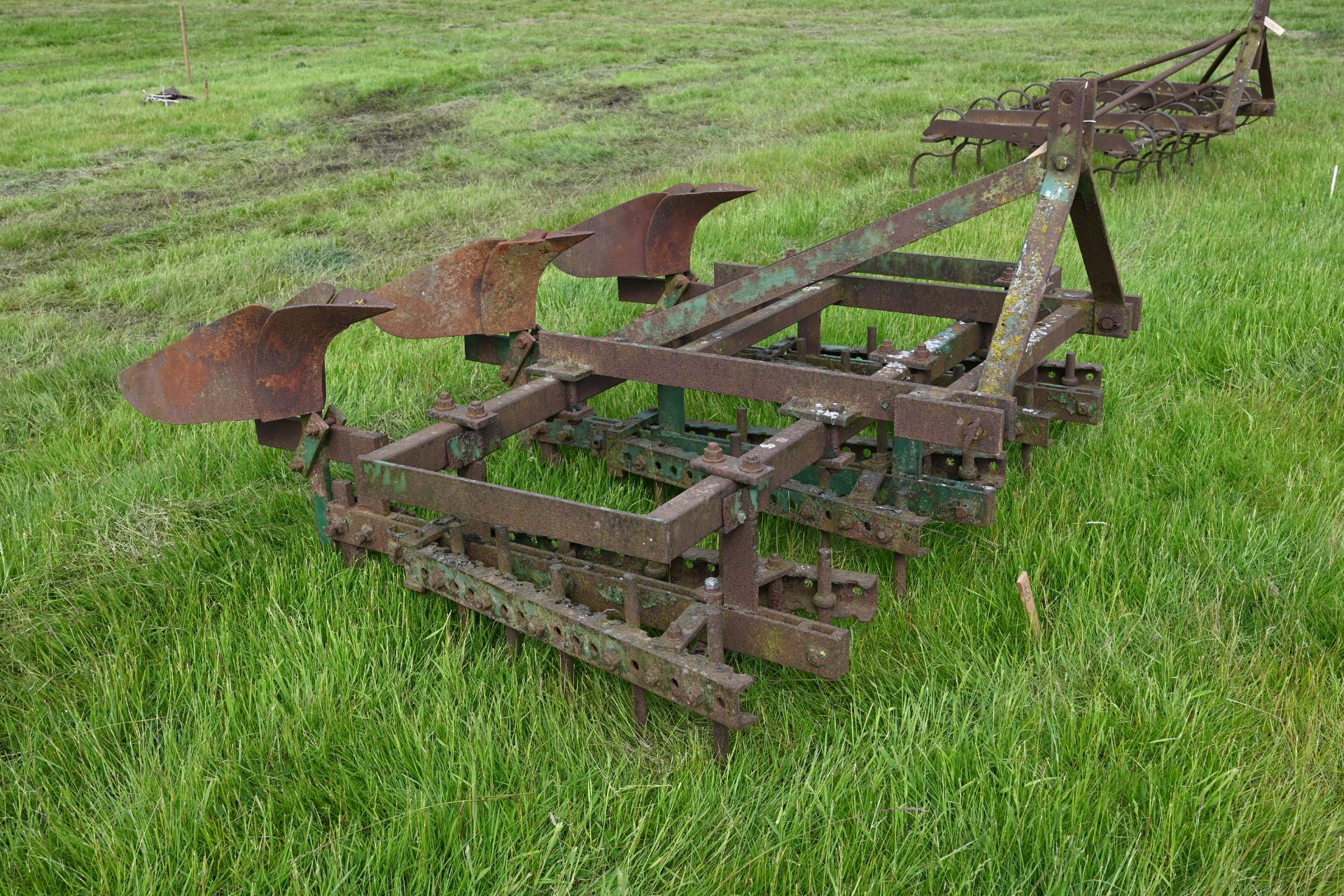 Cousins inter row cultivator with harrow tines and ridging bodies 2-5 metre