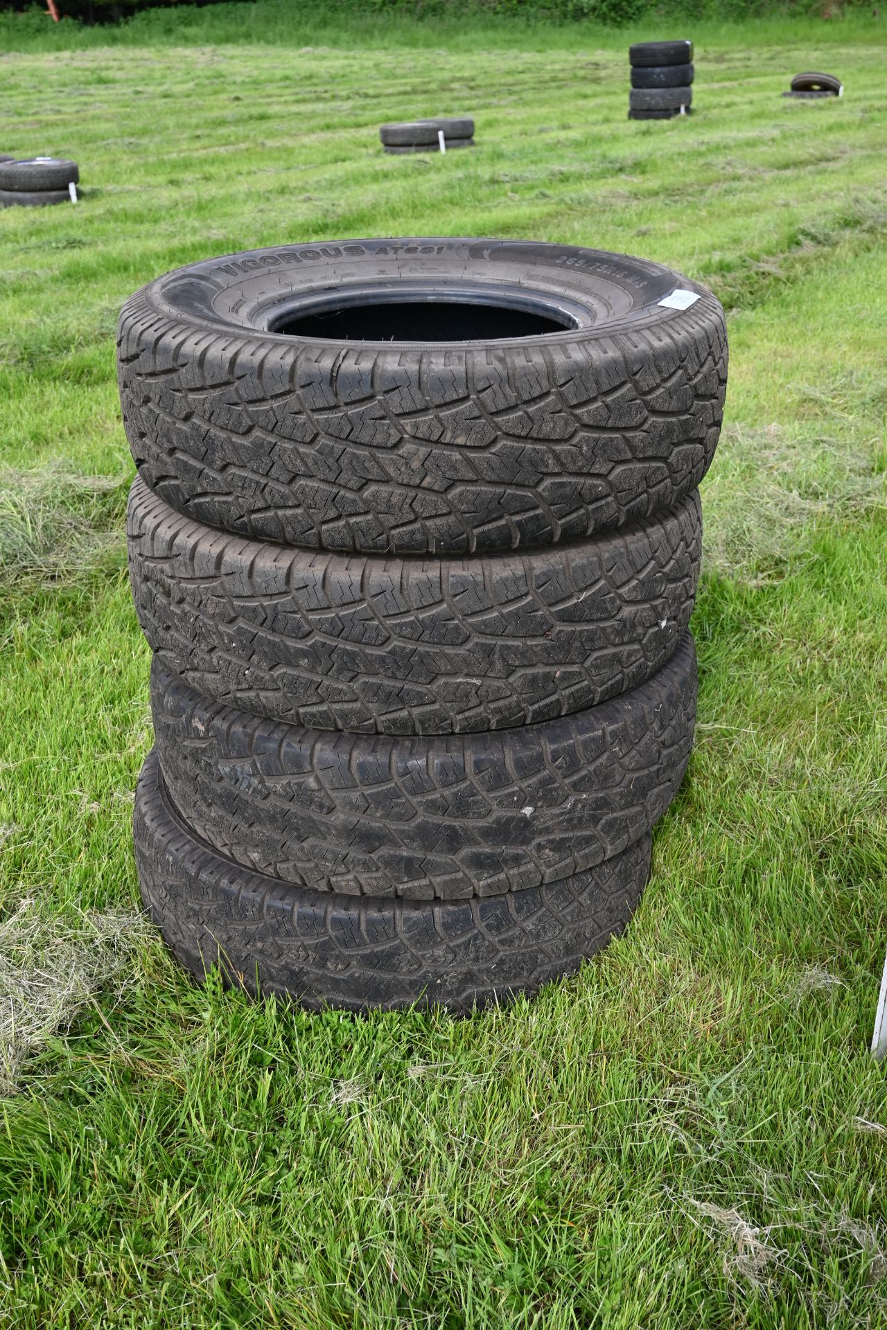 4 Land Rover tyres 265/75/16