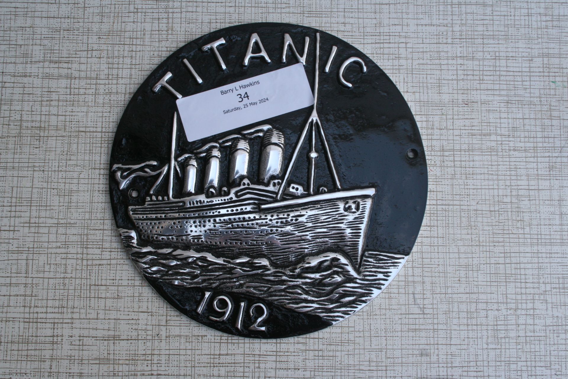 Round aluminium Titanic plaque