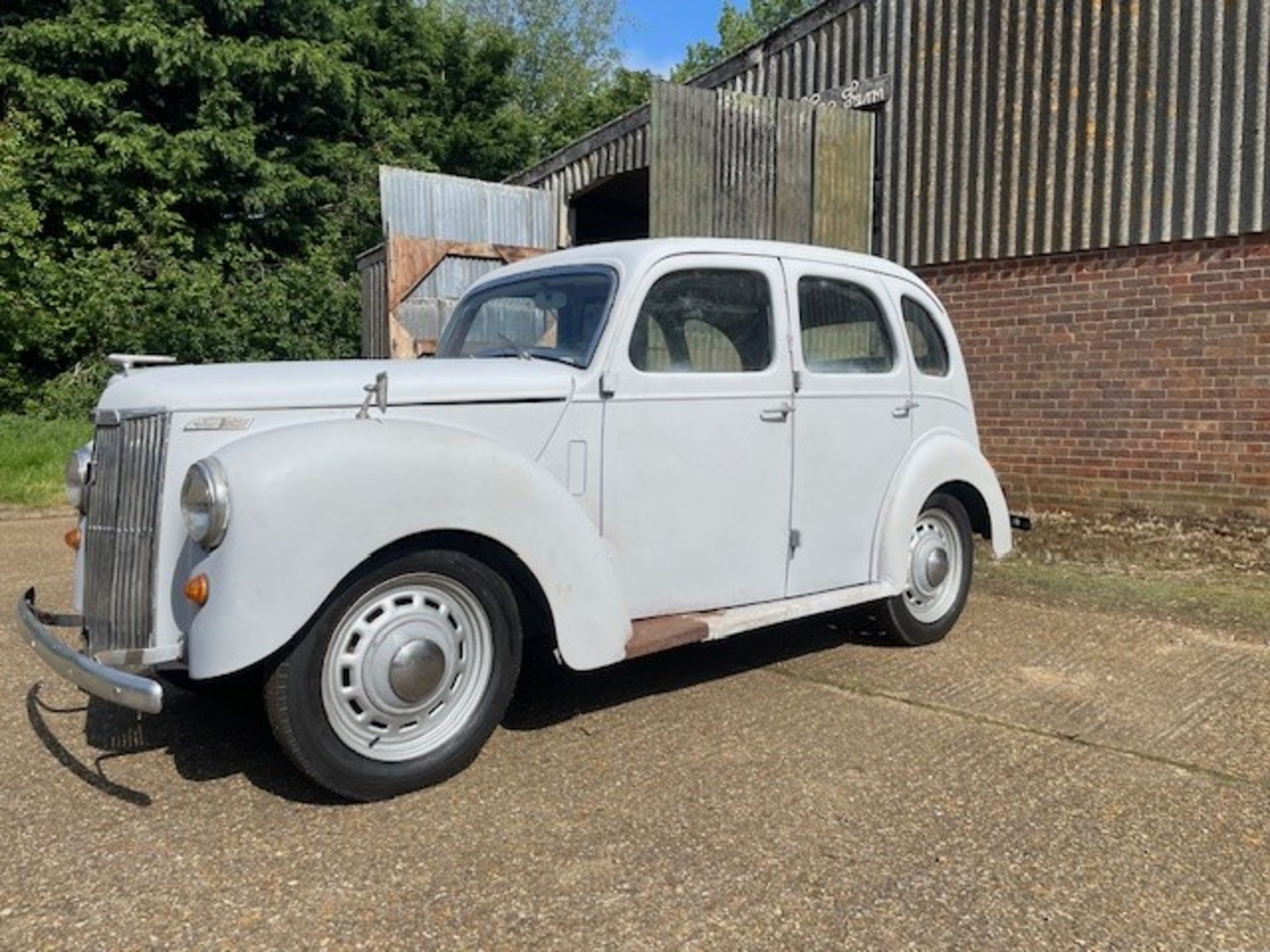 Ford prefect saloon 1953, 4 new tyres, new seats, new head liner. runs and drives - Image 3 of 11