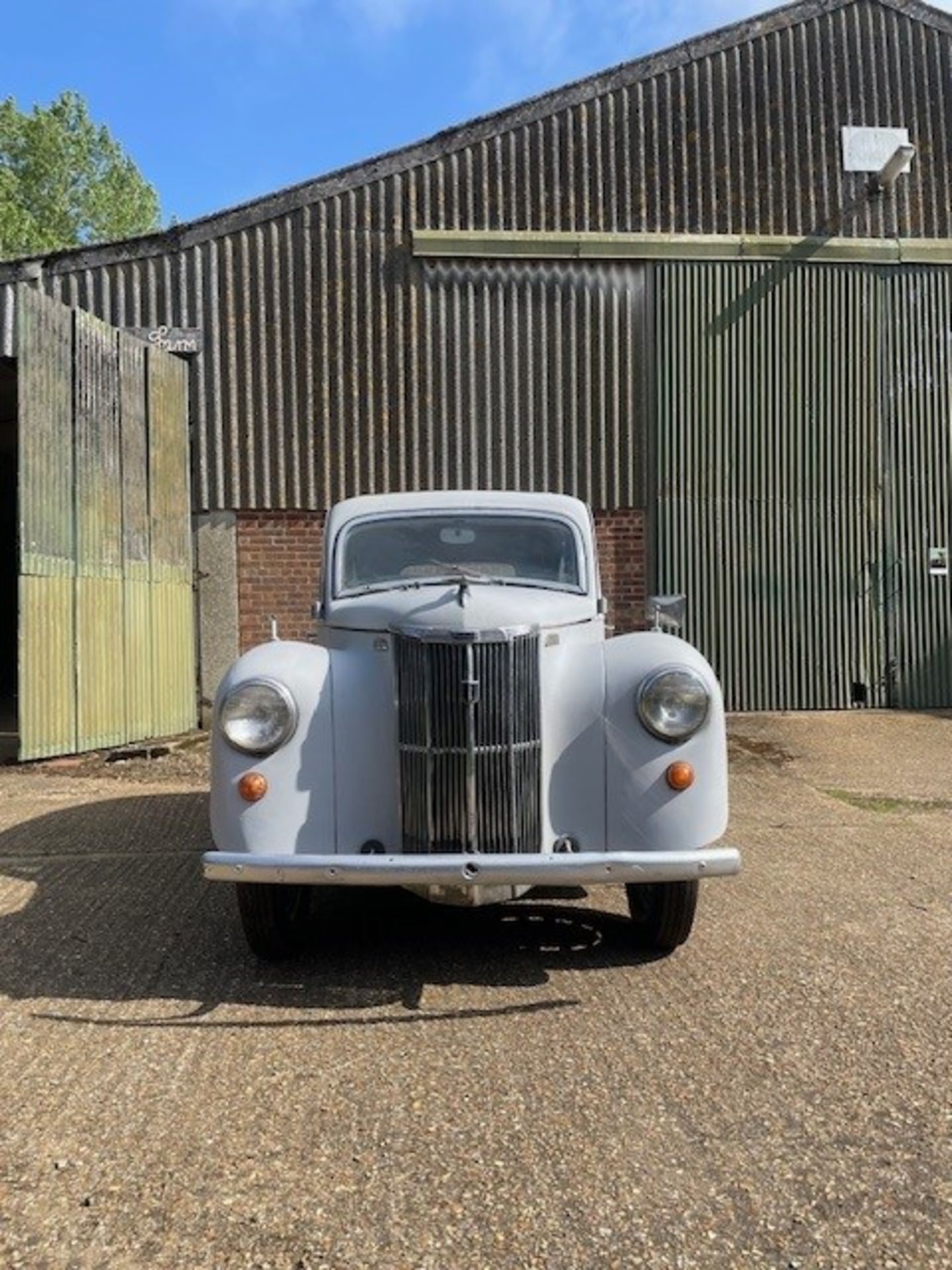 Ford prefect saloon 1953, 4 new tyres, new seats, new head liner. runs and drives - Image 2 of 11