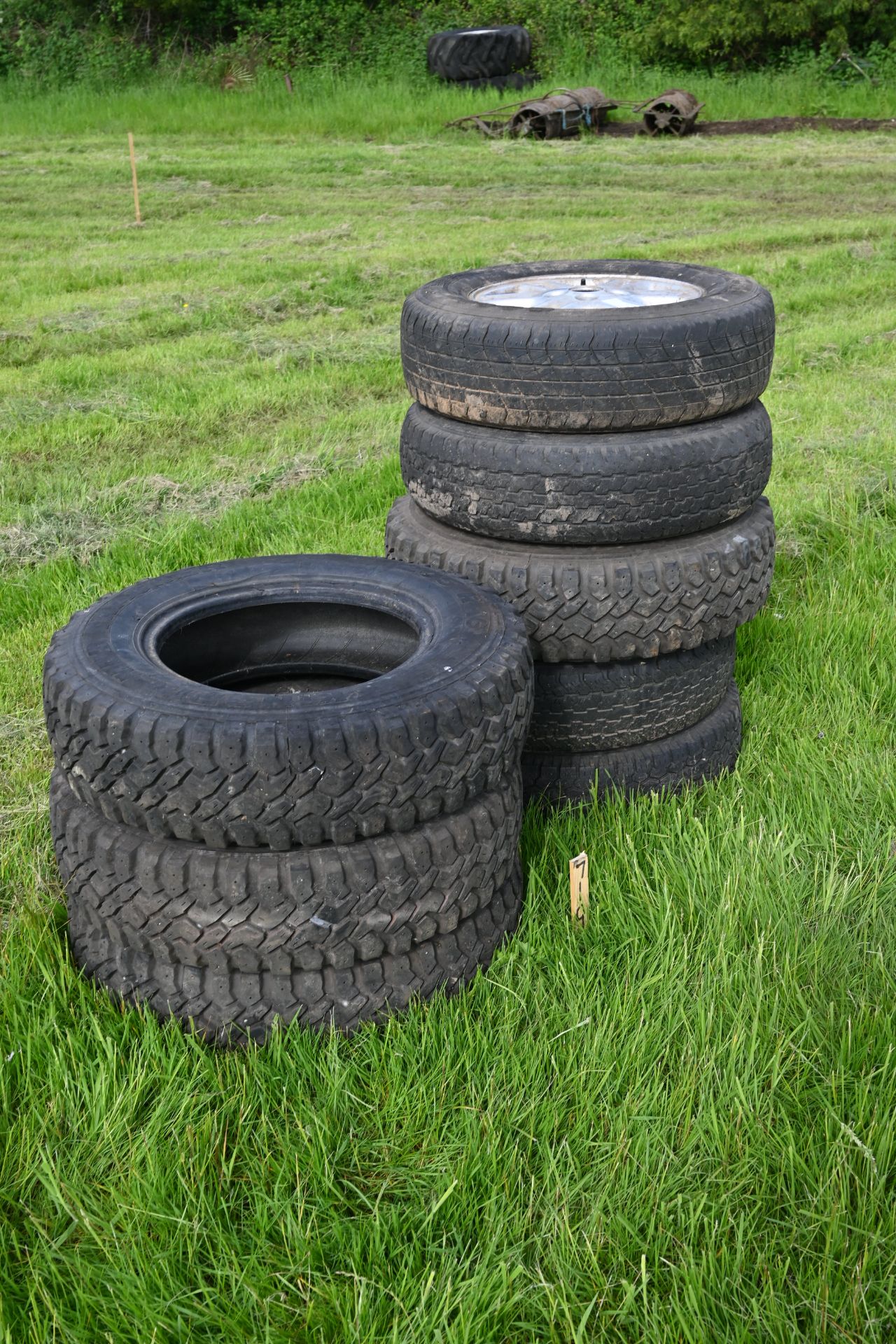 5x freelander wheels with 3 off-road tyres