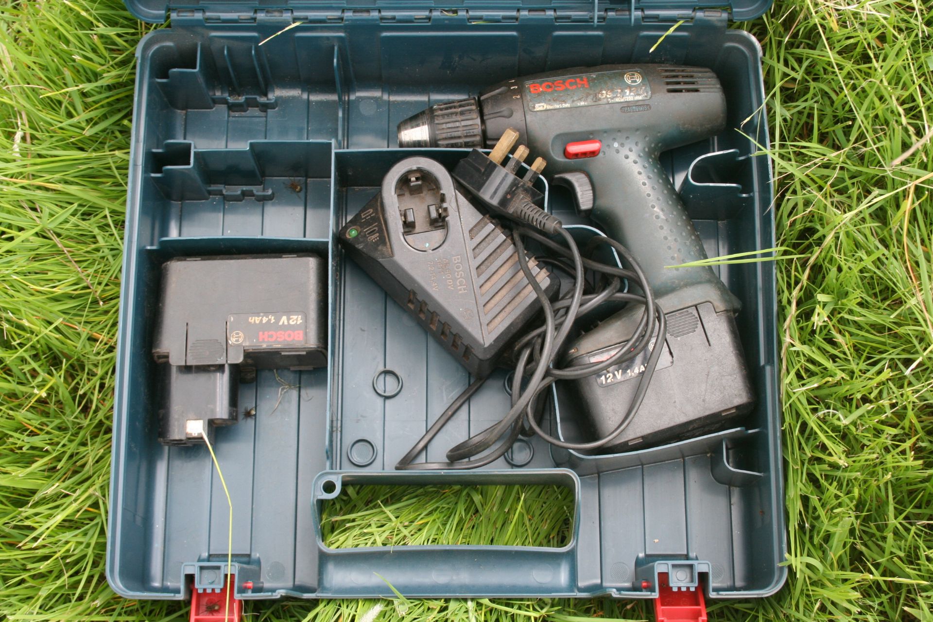 12v cordless drill and charger in case