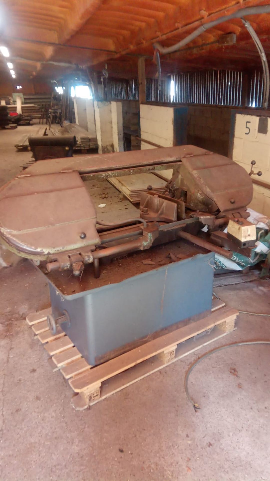 3-phase band saw