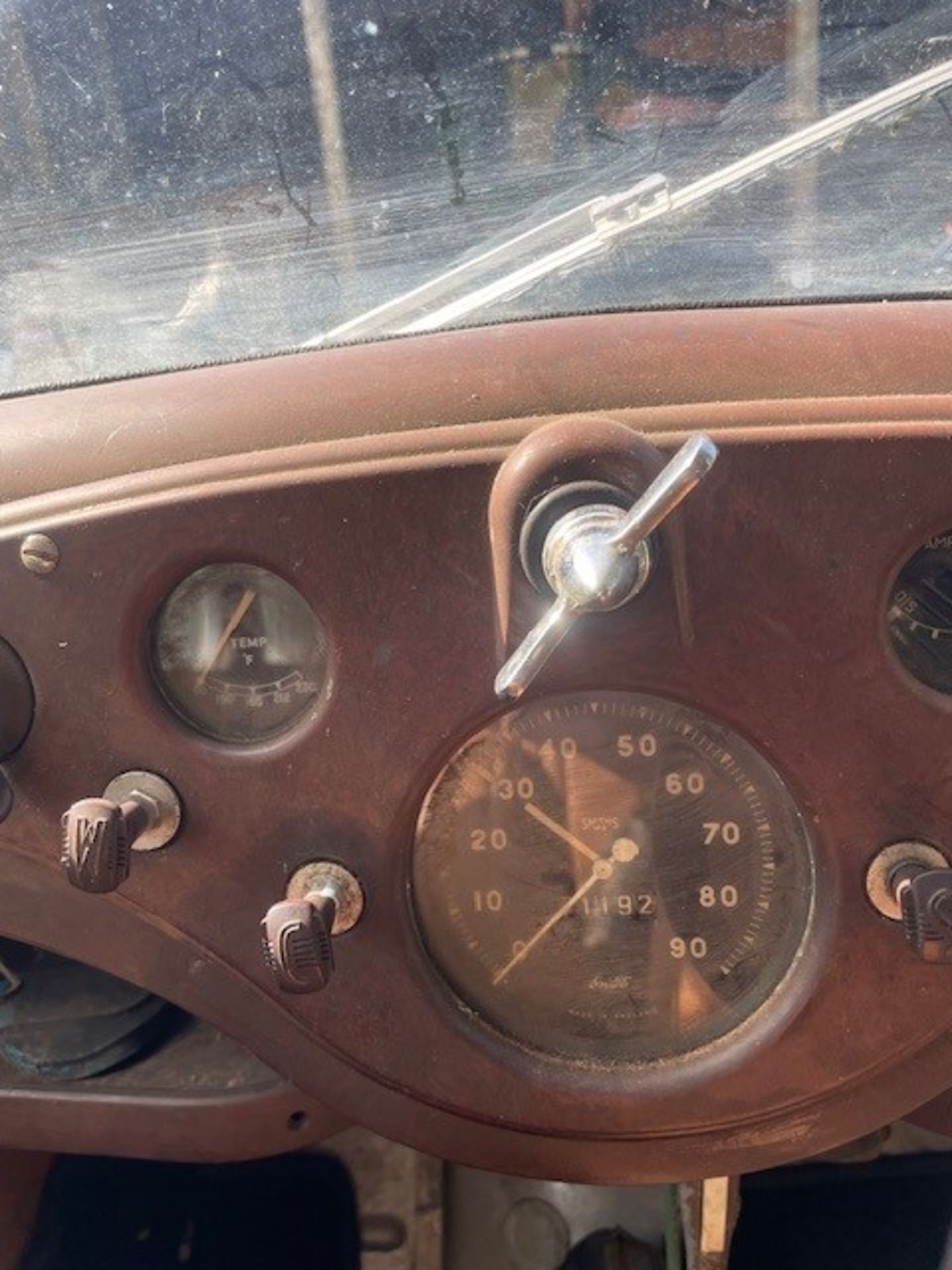 Ford prefect saloon 1953, 4 new tyres, new seats, new head liner. runs and drives - Image 6 of 11