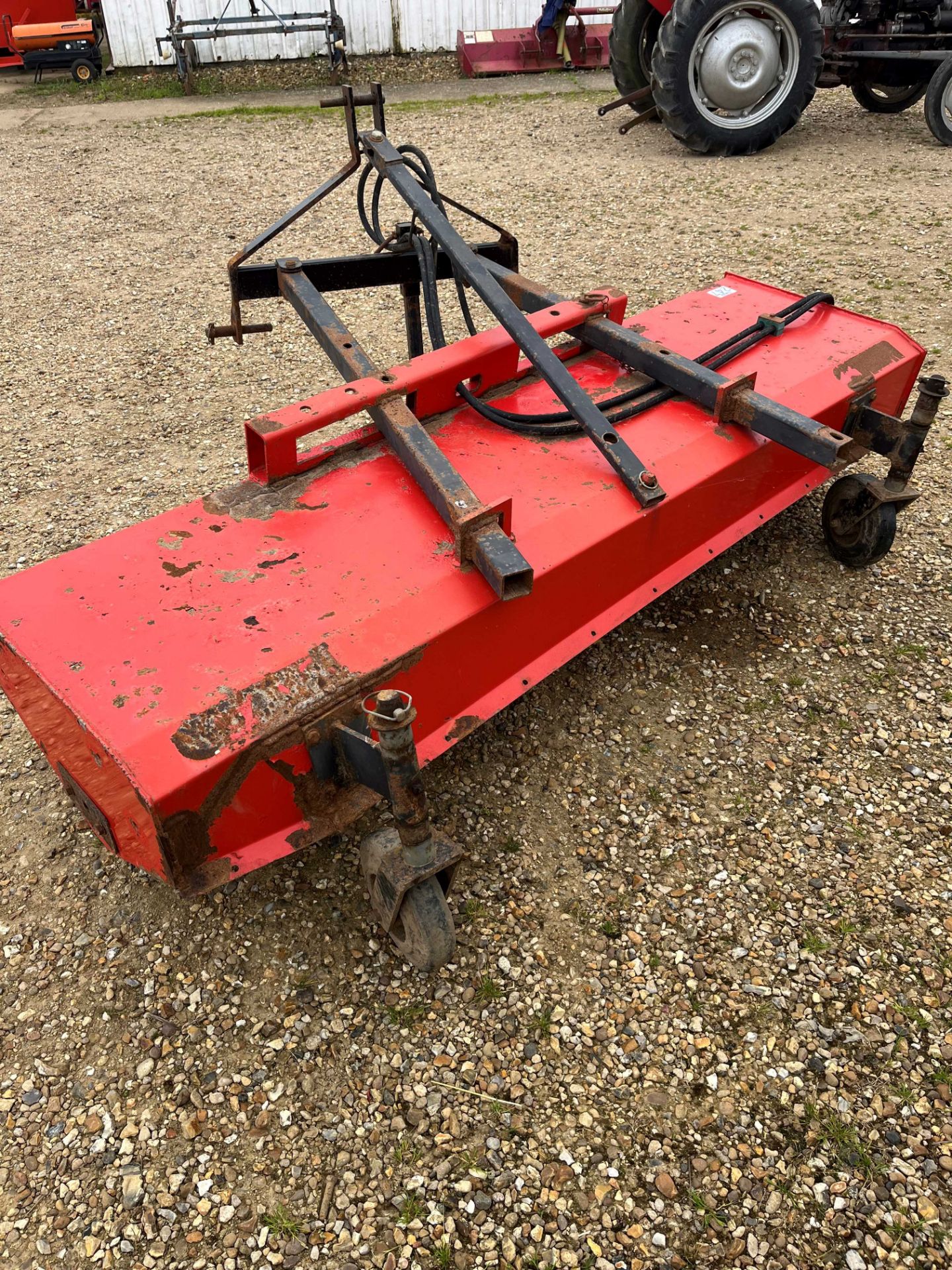 Tractor mounted hydraulic yard brush 7ft wide - Image 3 of 4